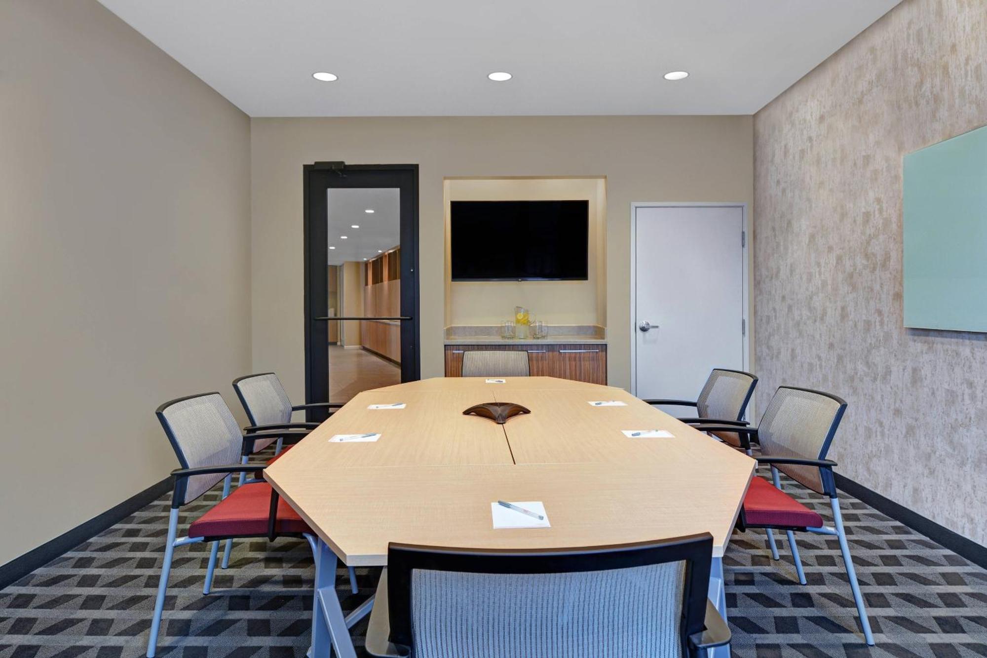 Towneplace Suites By Marriott Indianapolis Downtown Экстерьер фото
