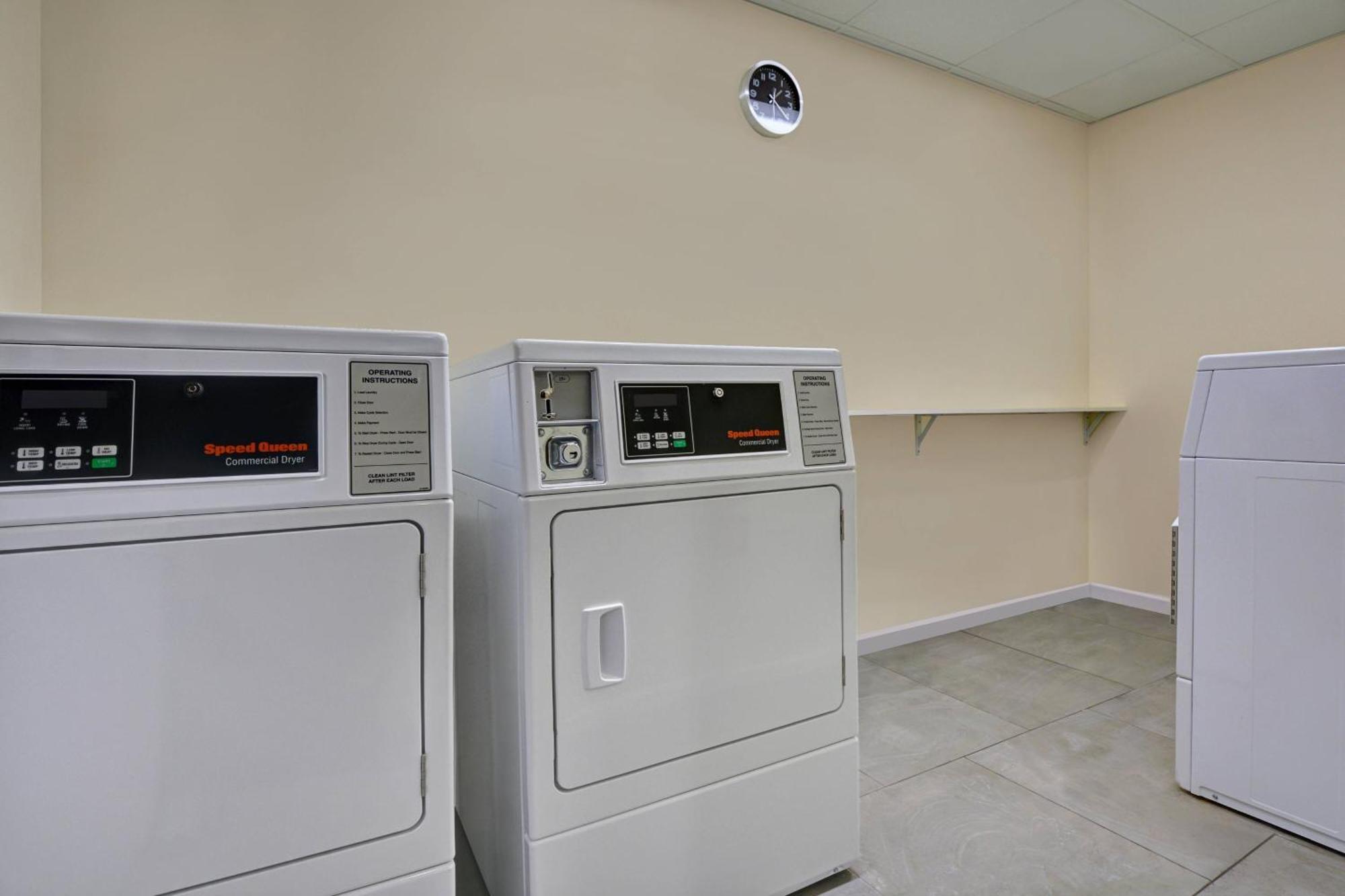 Towneplace Suites By Marriott Indianapolis Downtown Экстерьер фото