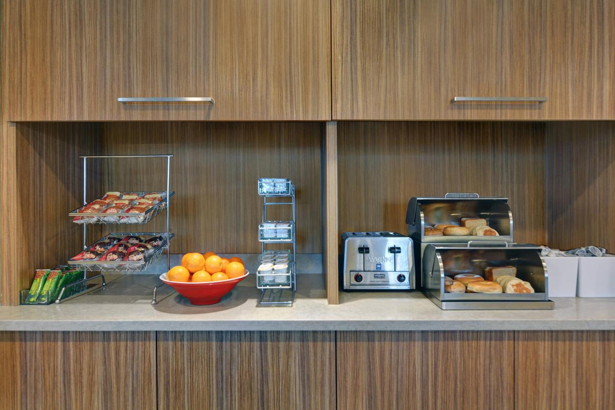 Towneplace Suites By Marriott Indianapolis Downtown Экстерьер фото
